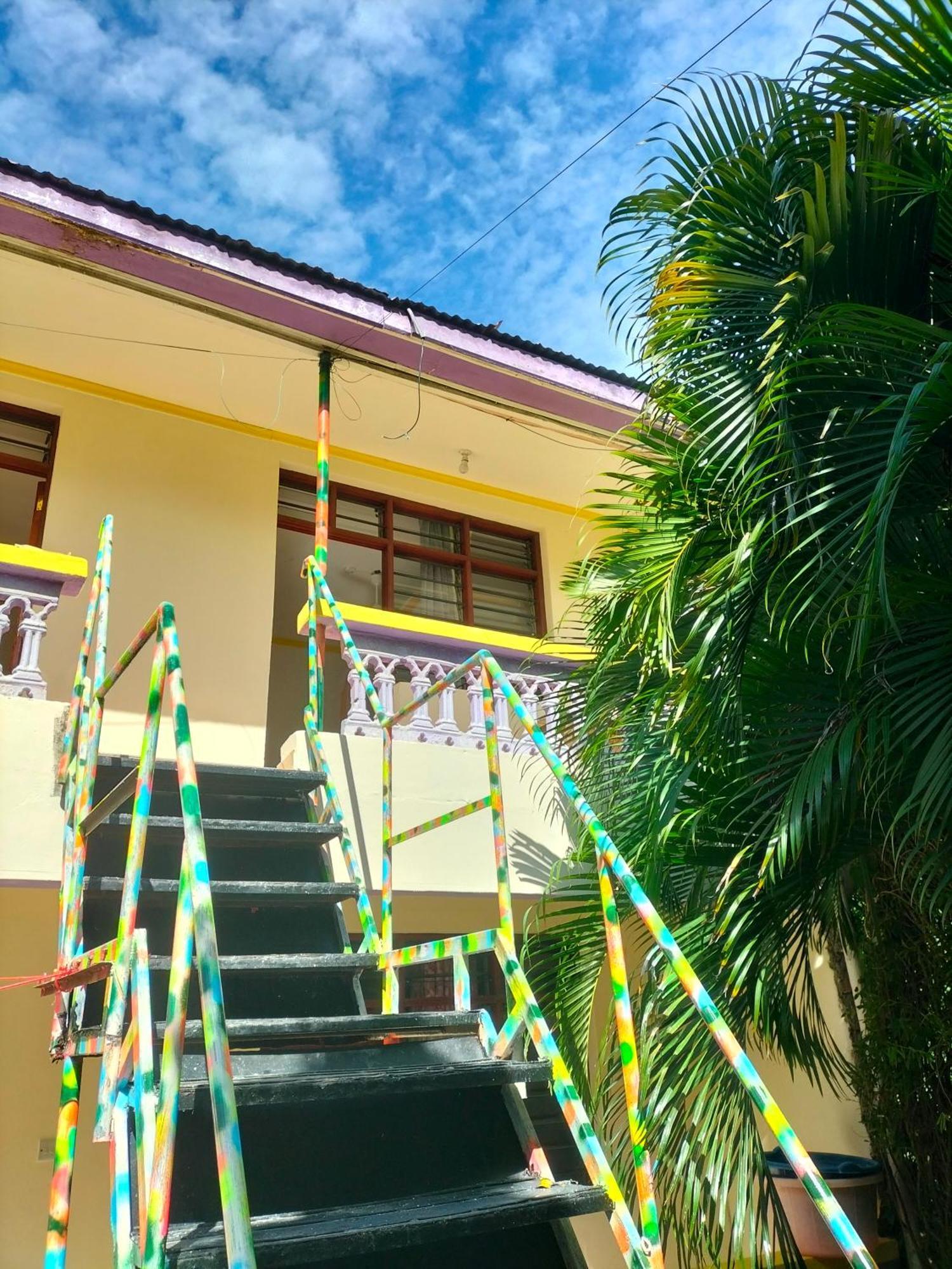 Sam'S Tavern Mtwapa Hotel Exterior photo