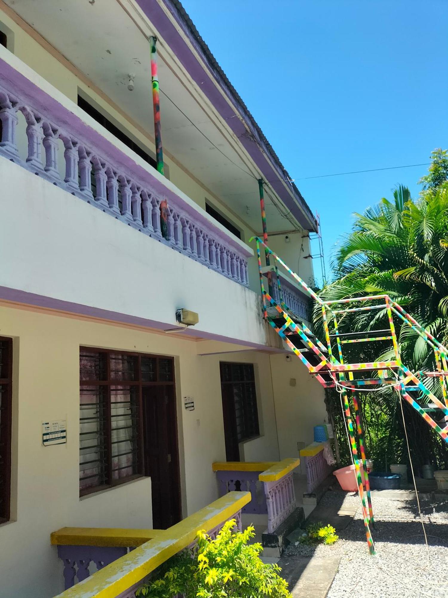 Sam'S Tavern Mtwapa Hotel Exterior photo